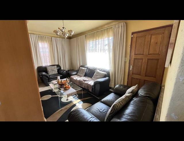 2 BEDROOM HOUSE FOR SALE IN ROODEKOP